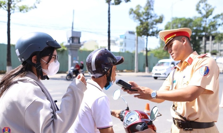 Tai nạn giao thông giảm sâu, xử lý hơn 48.000 trường hợp vi phạm trong 6 ngày đầu nghỉ Tết
