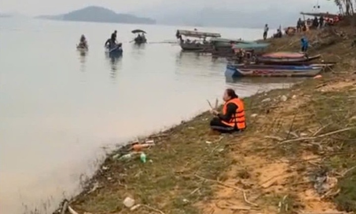 Vụ lật tàu trên hồ Thác Bà: Tìm thấy 6 thi thể