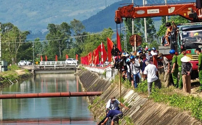 Vụ phát hiện 2 thi thể cùng ô tô dưới kênh ở Gia Lai: Hé lộ nguyên nhân ban đầu