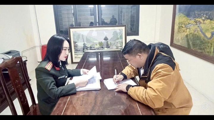 Cảnh giác bẫy “chụp ảnh căn cước nhận tiền, quà”