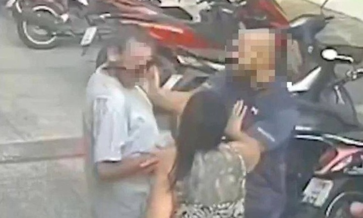Clip: Xung đột sau tiếng còi xe, người đàn ông 58 tuổi bị tát tử vong