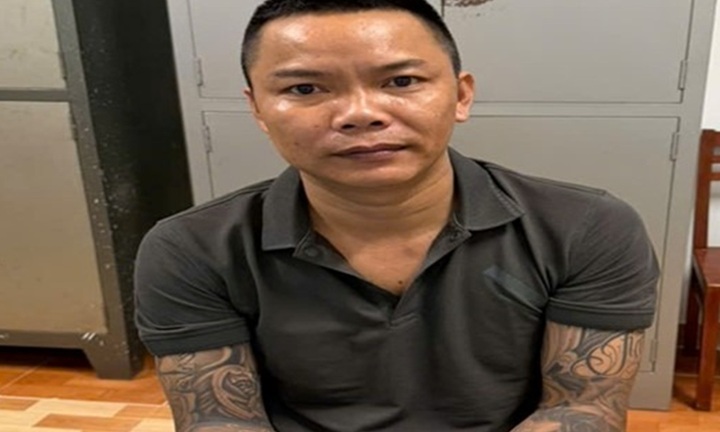 Bắt tạm giam đối tượng tự vào vào nhà 
