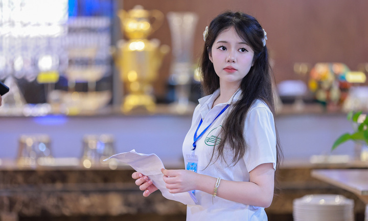 Nữ sinh Nhân văn với bảng thành tích ấn tượng: Không chọn hào quang mà chọn bước vào “hậu trường” của những câu chuyện yếu thế