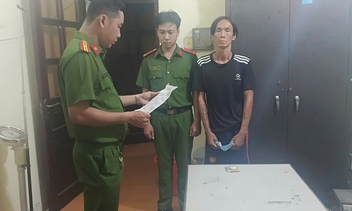 Bắt tạm giam đối tượng xông vào tiệm làm móng cướp dây chuyền ở Vĩnh Long