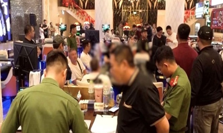 Bên trong sòng bạc nằm bí mật ở hầm khách sạn 5 sao ở Nha Trang