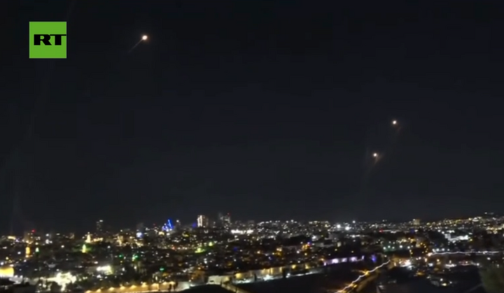 Clip: Israel phóng hàng loạt tên lửa nhằm chặn