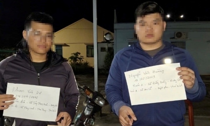 An Giang: Bắt quả tang 2 đối tượng rải 1.500 tờ rơi 