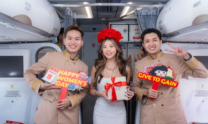 Bay cùng Vietjet ngày 8/3: Khoang máy bay rộn ràng với hoa hồng, quà tặng và mini game trúng 1 chỉ vàng