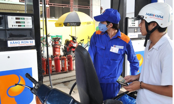 Bộ Công Thương đề xuất doanh nghiệp bán lẻ tự công bố và điều chỉnh giá bán xăng dầu