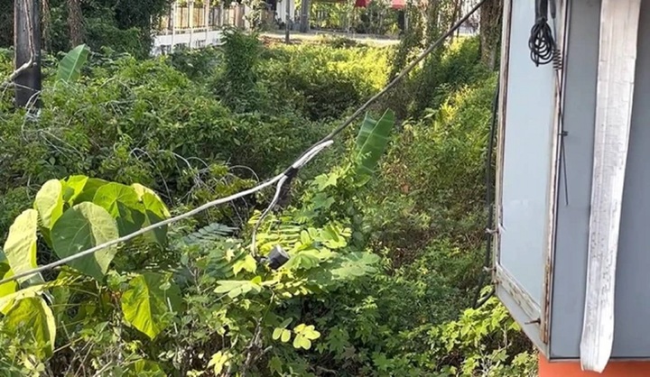 Tên trộm bị điện giật tử vong, nghi do cố đánh cắp một ki-ốt nạp tiền điện thoại