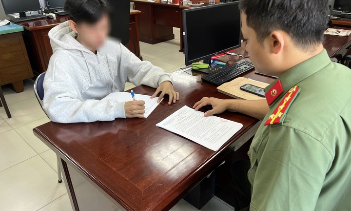 Xử phạt nam thanh niên đăng clip quay lén phim 