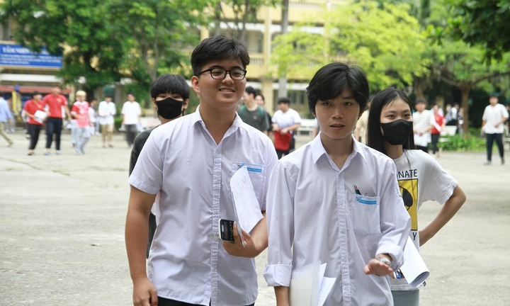 Các trường đại học công bố bảng quy đổi điểm IELTS năm 2026: Nhiều biến động về mức điểm