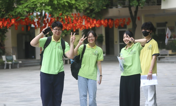 Hà Nội dự kiến bỏ quy định nơi thường trú, khu vực tuyển sinh lớp 10: Phụ huynh kỳ vọng nhưng vẫn băn khoăn