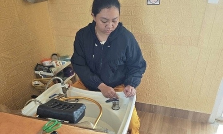 Khởi tố nữ chủ tiệm gội đầu, massage trộm vàng của khách hàng