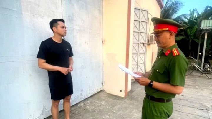 Bắt bị can có lệnh truy nã đặc biệt về hành vi giết người