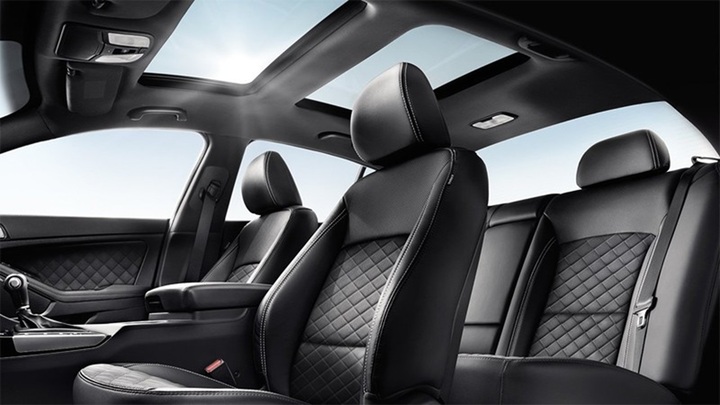 Xe 5 chỗ chở được mấy người?