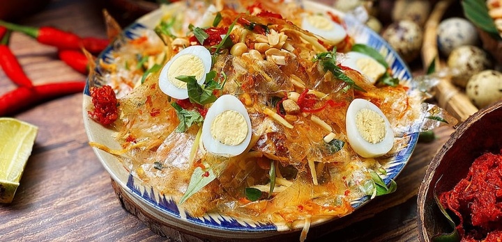 Hương vị độc đáo của món bánh tráng trộn TP.HCM