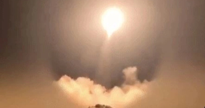 Clip: Iran phóng tên lửa dữ dội, trút 