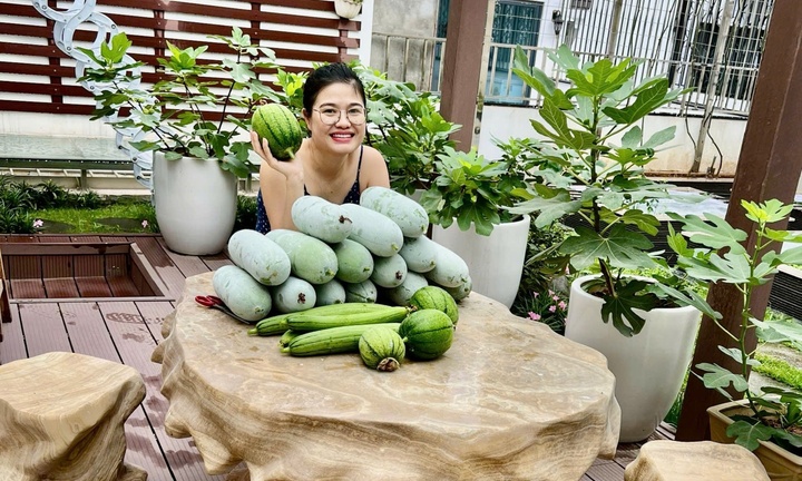Mẹ 4 con xây 