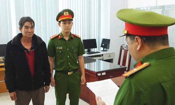 Tin pháp luật nổi bật 24h qua: 2 đối tượng sản xuất cà phê giả tại Khánh Hòa vừa bị khởi tố là ai?