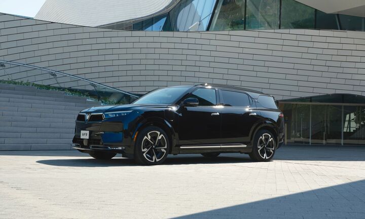 Mang 1,5 tỷ đồng đi tìm mẫu ô tô “hưởng thụ” nhất thị trường