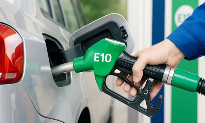 Thủ tướng yêu cầu sớm triển khai lộ trình chuyển đổi sang xăng E10 từ 4/2026