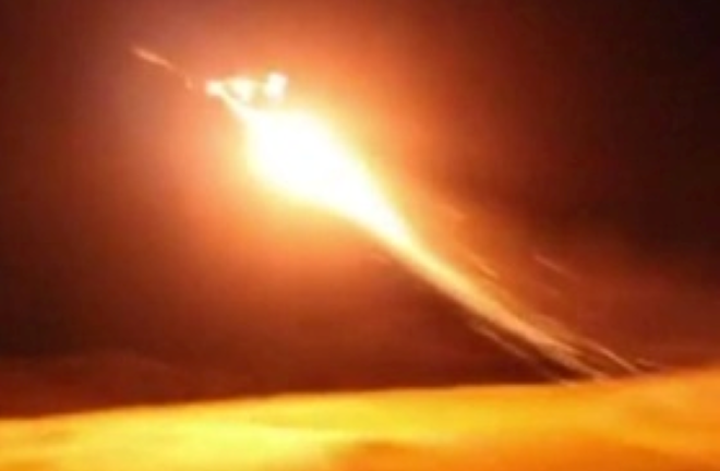 Clip: Iran phóng vũ khí siêu nặng vào mục tiêu Mỹ - Israel, bác tin cạn tên lửa