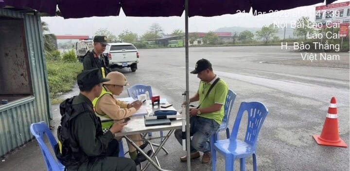 Không nhường đường cho xe ưu tiên, lái xe khách bị xử phạt 7 triệu đồng