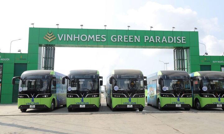 Phúc lợi thiết thực tại VinCons: Công nhân được đưa đón bằng xe buýt điện