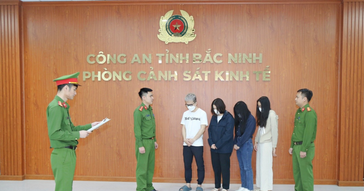  Hé lộ chiêu trò của 4 bị can làm giả con dấu, tài liệu để trục lợi chính sách mua nhà ở xã hội ở Bắc Ninh