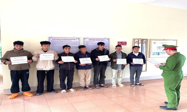 Tin tức giáo dục 24h: Giáo viên tham gia mua bán, tàng trữ trái phép vũ khí