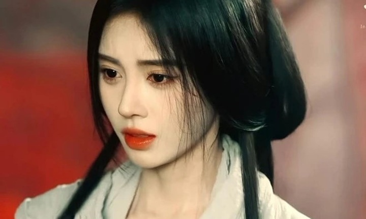 Cúc Tịnh Y lao đao khi bị công ty quản lý cũ tố trốn thuế