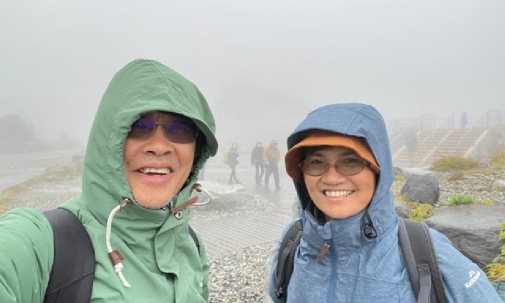 Cựu kỹ sư 66 tuổi mang theo di ảnh vợ chạy bộ 2.200 km, lý do phía sau gây xúc động