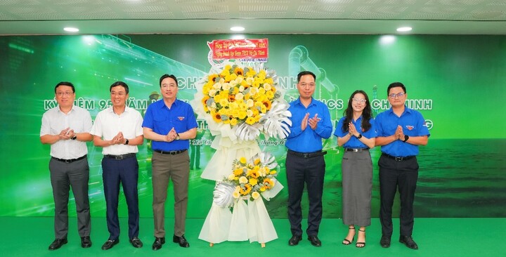 Bí thư Đảng ủy, Chủ tịch HĐQT Tổng công ty Khí Việt Nam đối thoại với đoàn viên, thanh niên PV GAS