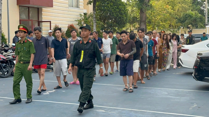 Triệt phá đường dây ma túy liên tỉnh, bắt nhiều người trong một gia đình