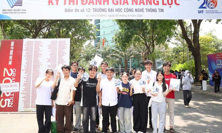 Kỳ thi đánh giá năng lực ĐH Quốc gia TP.HCM: Thí sinh “than” khó, đơn vị tổ chức nói gì?