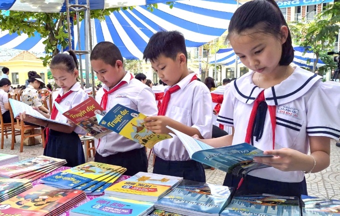 Xã đầu tiên trong cả nước miễn phí sách giáo khoa cho học sinh