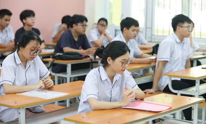 Kỳ thi tốt nghiệp THPT 2026: Thí sinh làm lộ đề thi, kể cả vô ý đều có thể bị xử lý hình sự