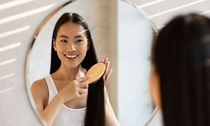 Chải tóc có tác dụng gì?