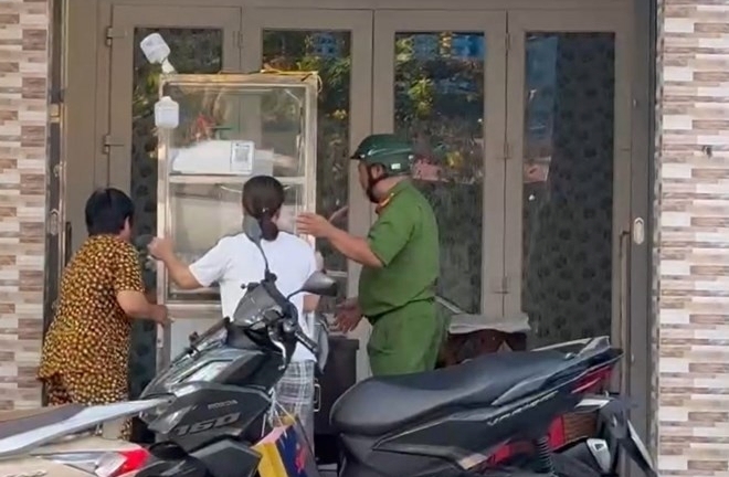 Xử phạt 32 triệu đồng tiệm bánh mì làm hơn 100 người ngộ độc ở Vũng Tàu