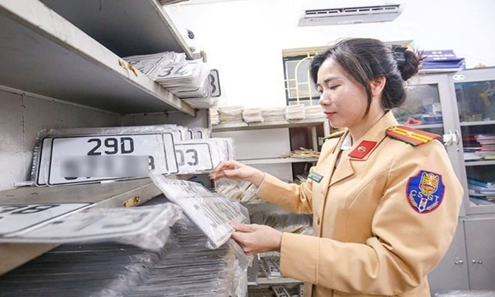 Mua xe máy cũ bằng giấy viết tay, làm sao để hợp thức hóa giấy tờ?