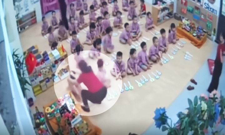 Vụ cháu bé 4 tuổi nghi bị tác động vào đầu ở Hà Tĩnh: Cô giáo giải thích, xin lỗi gia đình