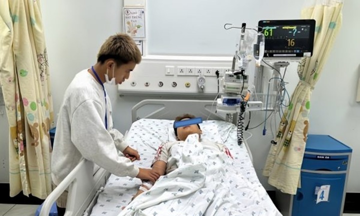Thiếu niên 15 tuổi mắc bệnh hiếm gặp, 100.000 ca mới có 1 người mắc