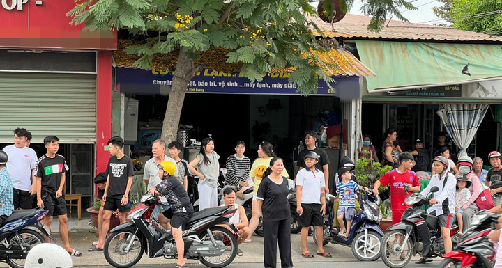 Khám nghiệm hiện trường vụ thiếu niên tử vong khi ngồi chơi game xuyên đêm ở TP.HCM