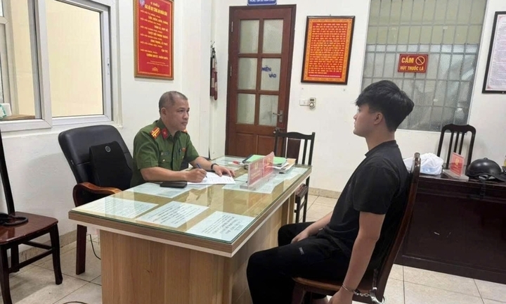 Hà Nội: Bắt quả tang thanh niên 21 tuổi đánh bạc online tại phường Kim Liên