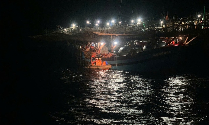 Kịp thời cứu nạn ngư dân uống nhầm axit của bình ắc quy