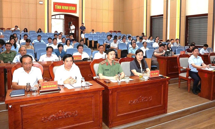 Tin tức giáo dục 24h: Ninh Bình bỏ phân vùng tuyển sinh lớp 10, đẩy sớm lịch thi tốt nghiệp THPT