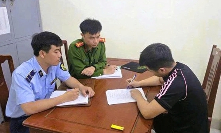 Người thu 200.000 đồng tiền gửi xe ô tô của du khách ở Sầm Sơn bị phạt 15 triệu