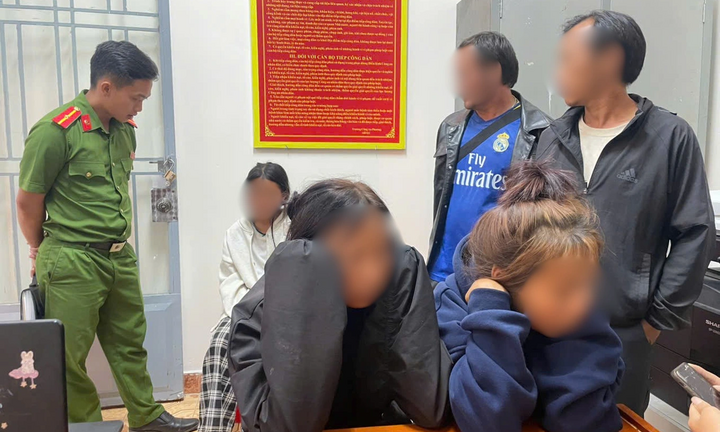 Kịp ngăn chặn 9 thiếu niên bị dụ đi làm 