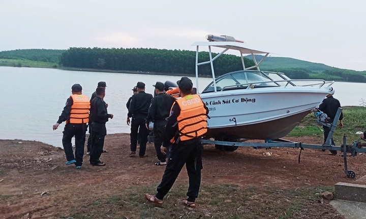 Tin tức thời sự 24h: Đang nhậu, người đàn ông ở Quảng Ngãi xuống đập nước để bơi rồi mất tích